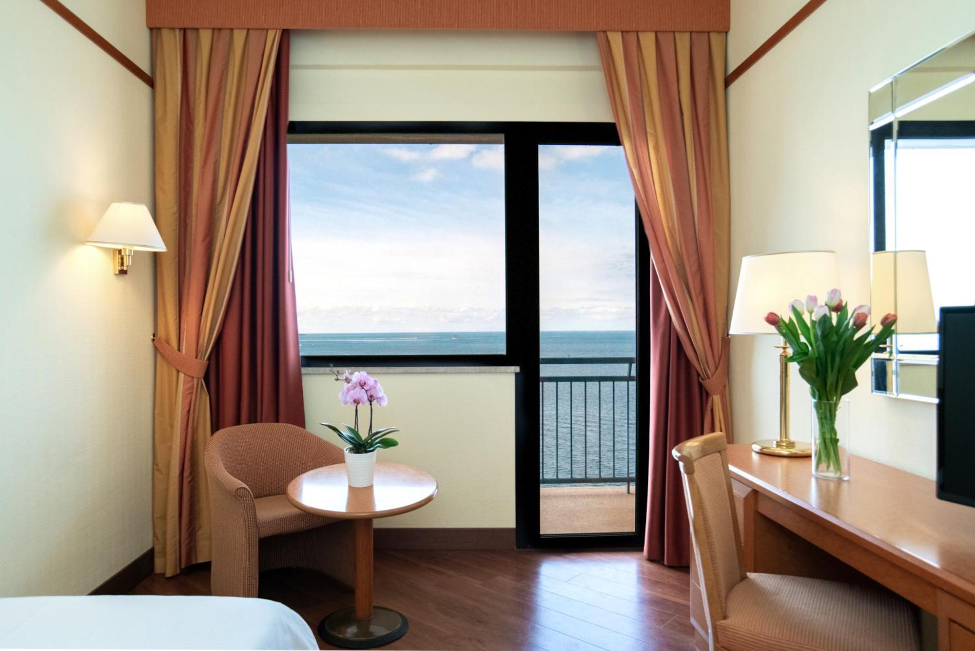 Delfino Hotel